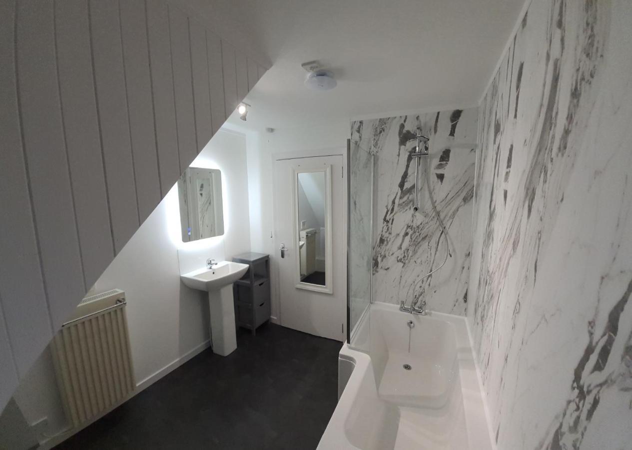 Skye Picture House Hotel Broadford  Eksteriør billede